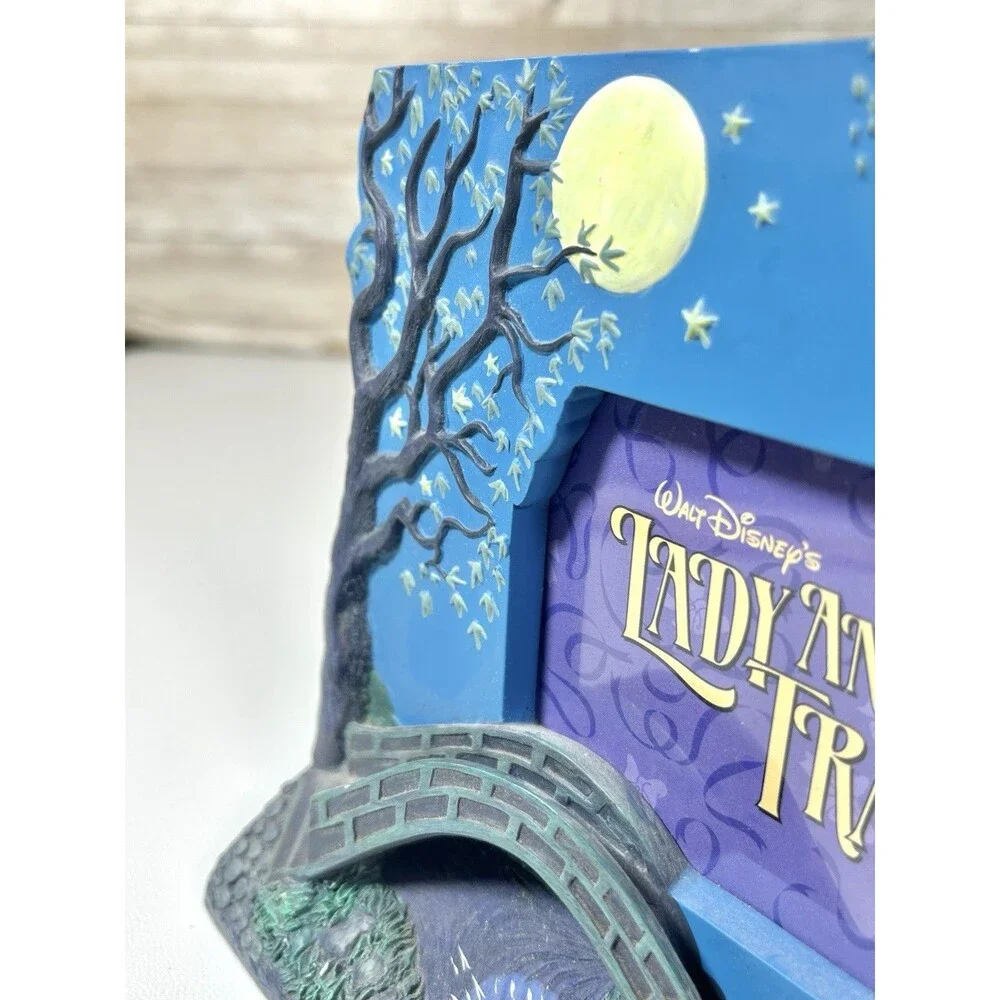 Vtg Disney Lady and the Tramp Dogs 3D Resin Picture Moon Frame Stand Up Table